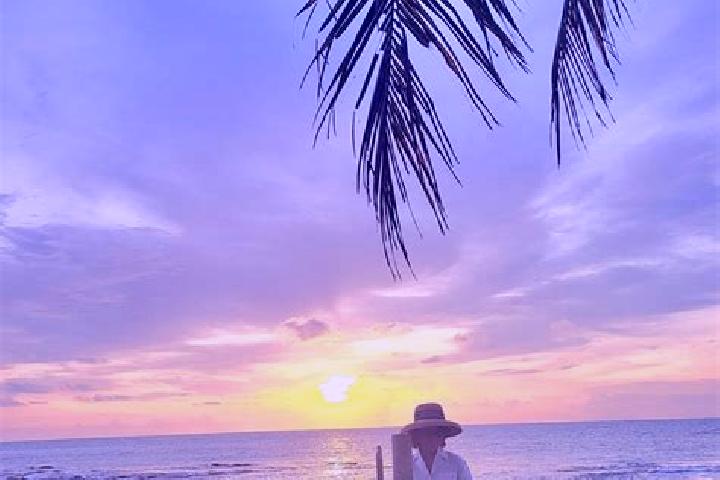 Ella, 22 — Escort in Bulakan, Indonesia