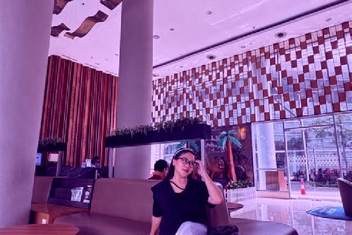 Ella, 22 — Escort in Pagedangan, Indonesia