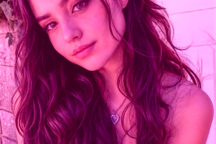 Ella, 23, a auburn amber-eyed middle eastern companion based in Codo. Offering A-Level, Striptease, Couples. Available for incall and outcall, overnight book...