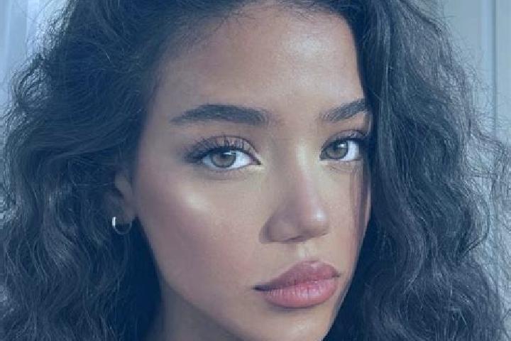 Ella, 23, a black brown-eyed asian companion based in Dikhil. Offering Overnight, Travel Companion, Couples. Available for incall and outcall, day and evenin...