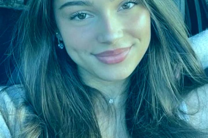 Ella, 23, a chestnut hazel-eyed slavic companion based in Jueterbog. Offering Overnight, Duos, OWO, Travel Companion, Deep French Kissing. Available for inca...