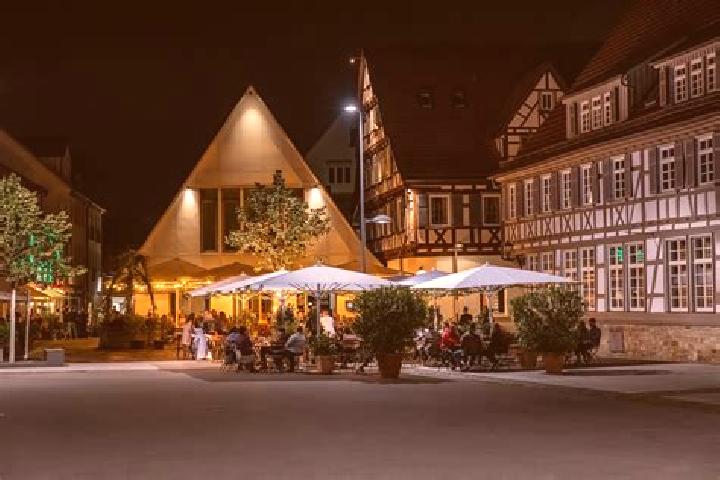 Ella, 23 — Escort in Adelmannsfelden, Germany