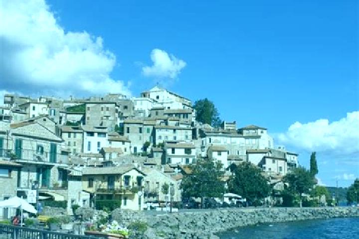 Ella, 23 — Escort in Anguillara Sabazia, Italy