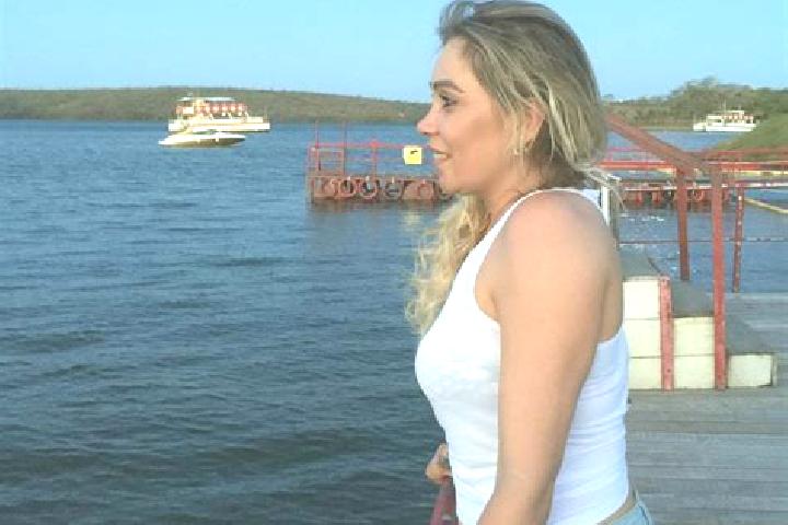Ella, 23 — Escort in Carira, Brazil