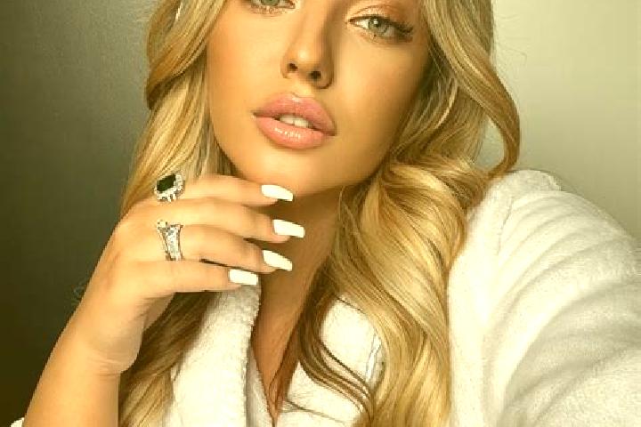 Ella, 23 — Escort in Grabjan, Albania