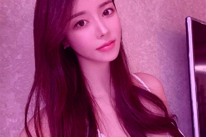 Ella, 23 — Escort in Maxiang, China