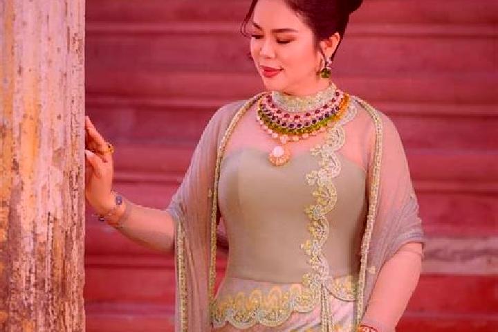 Ella, 23 — Escort in Shwegyin, Myanmar