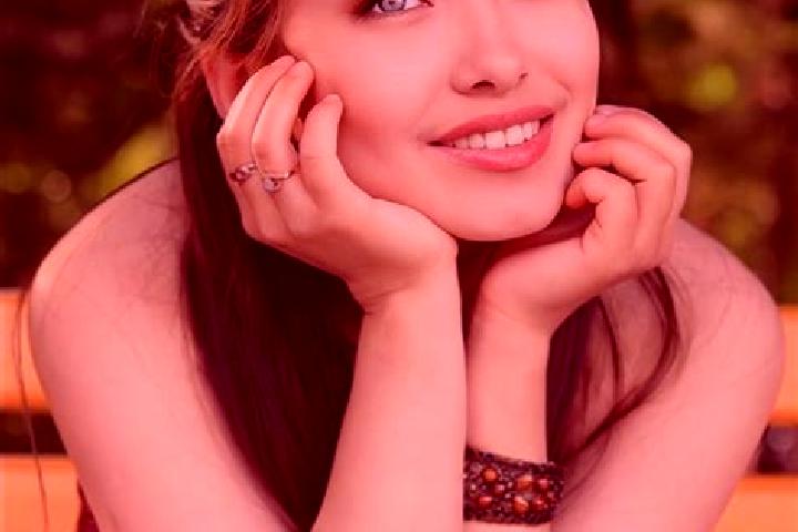Ella, 24, a auburn blue-eyed asian companion based in Samoded. Offering Dinner Date, OWO, Deep French Kissing. Available for incall and outcall, day and even...
