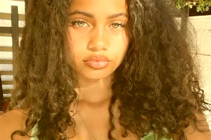 Ella, 24, a black green-eyed mixed companion based in Muzillac. Offering CIM, Duos, Massage, Overnight. Available for incall and outcall, day and evening dates.