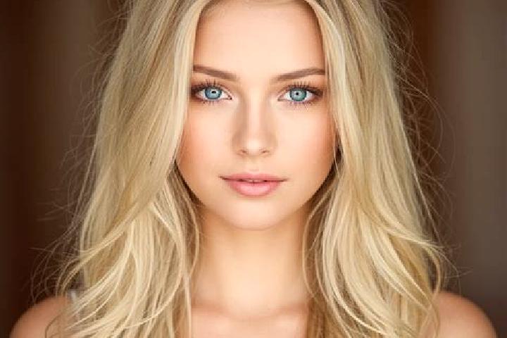 Ella, 24, a blonde grey-eyed mixed companion based in Dayr Mawas. Offering OWO, Couples, Overnight. Available for incall and outcall, day and evening dates.