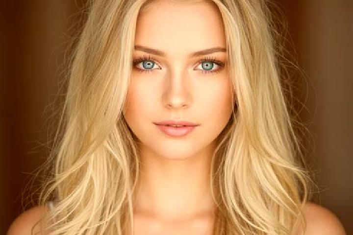 Ella, 24, a blonde grey-eyed mixed companion based in Palanas. Offering BDSM, Tantra, Dinner Date, Roleplay. Available for incall and outcall, overnight book...
