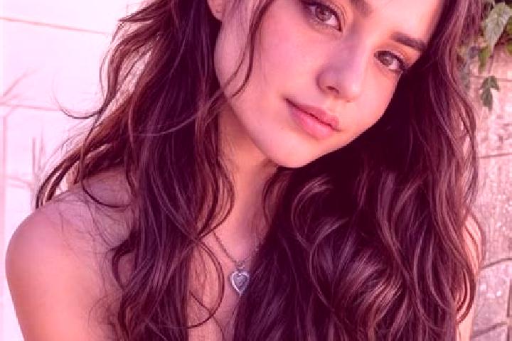 Ella, 24, a dark blonde hazel-eyed middle eastern companion based in Ngwenya. Offering Tantra, Erotic Massage, Massage, Prostate Massage. Available for incal...