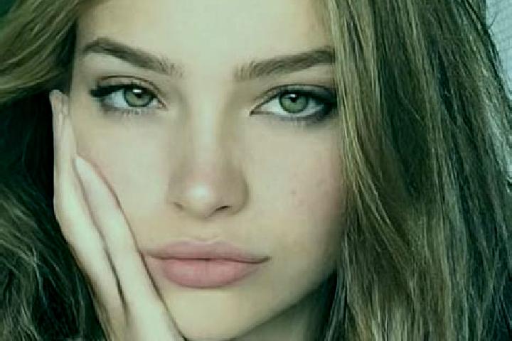 Ella, 24, a dark blonde hazel-eyed mixed companion based in El Amarillo. Offering Overnight, Girlfriend Experience, Roleplay. Available for incall and outcal...