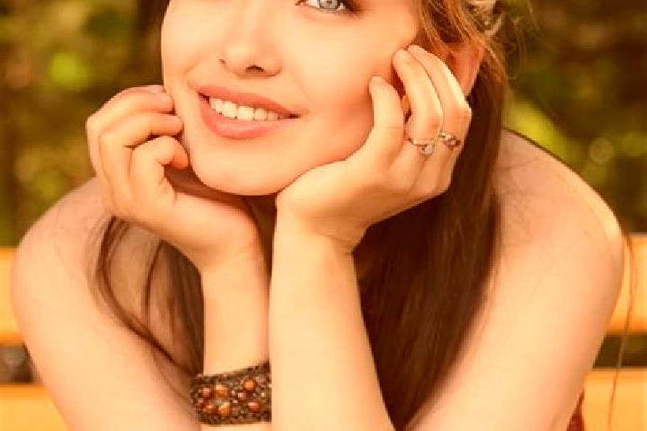 Ella, 24, a red blue-eyed asian companion based in Murs-Erigne. Offering Duos, Travel Companion, Prostate Massage. Available for incall and outcall, day and ...