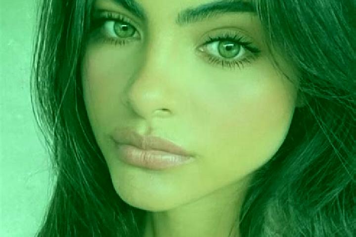 Ella, 24, a red grey-eyed indian companion based in Casasimarro. Offering Duos, A-Level, Roleplay, Deep French Kissing. Available for incall and outcall, day...