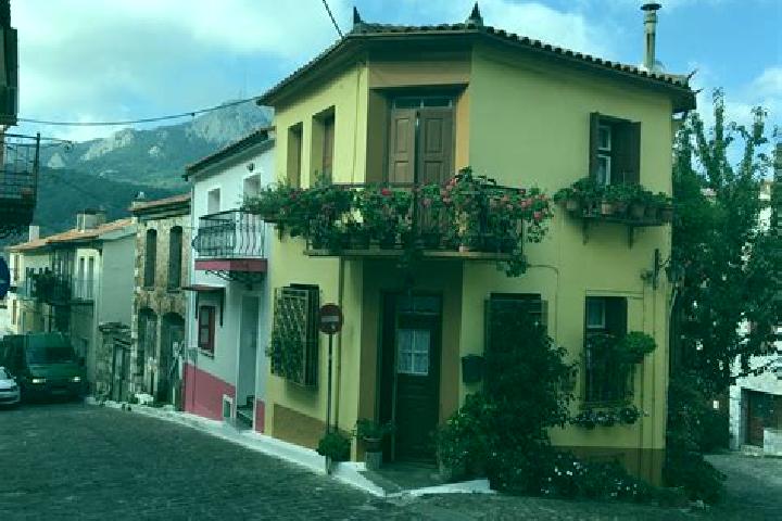 Ella, 24 — Escort in Agiasos, Greece
