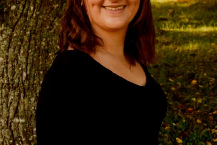 Ella, 24 — Escort in Kalenborn-Scheuern, Germany
