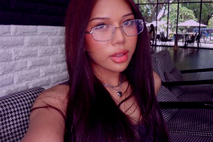 Ella, 24 — Escort in Valmadrid, Spain