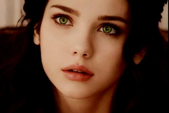 Ella, 25, a black green-eyed mediterranean companion based in Paernamaee. Offering Dinner Date, Travel Companion, Party Girl, Domination. Available for incal...