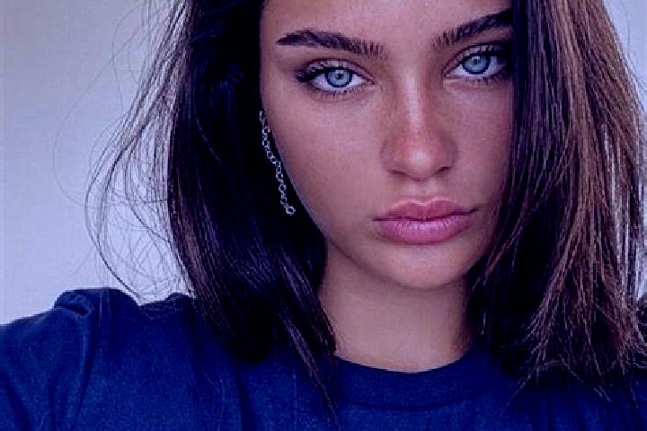 Ella, 25, a brunette dark-eyed caucasian companion based in Takanini. Offering Massage, Deep French Kissing, Prostate Massage, GFE. Available for incall and ...