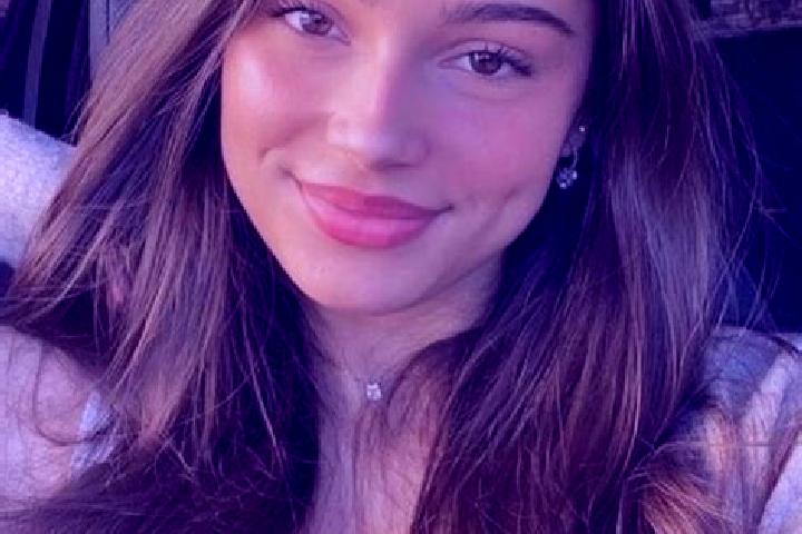 Ella, 25, a brunette hazel-eyed slavic companion based in Denmark. Offering GFE, Overnight, Travel Companion, Domination, Duos. Available for incall and outc...