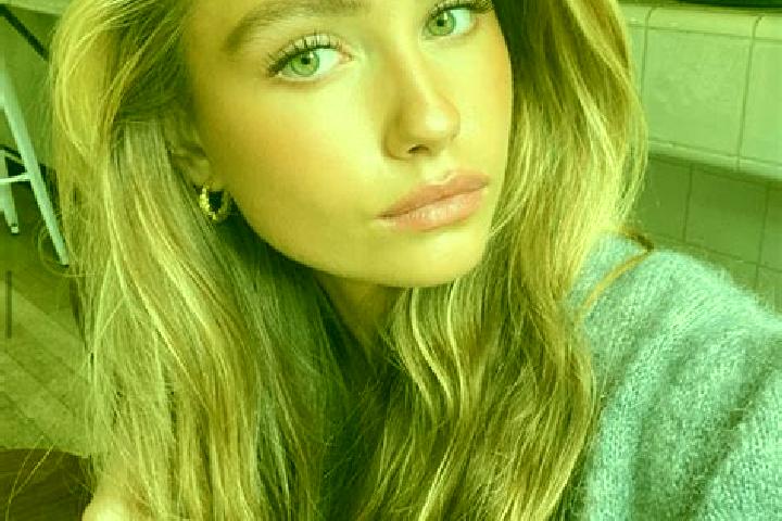 Ella, 25, a dark blonde hazel-eyed caucasian companion based in Bredbyn. Offering Party Girl, Dinner Date, A-Level, CIM, Tantra. Available for incall and out...