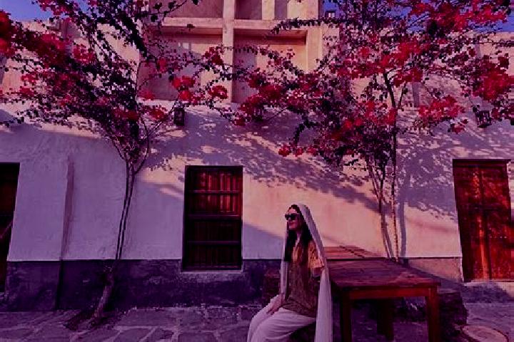 Ella, 25 — Escort in Bandar-e Kong, Iran