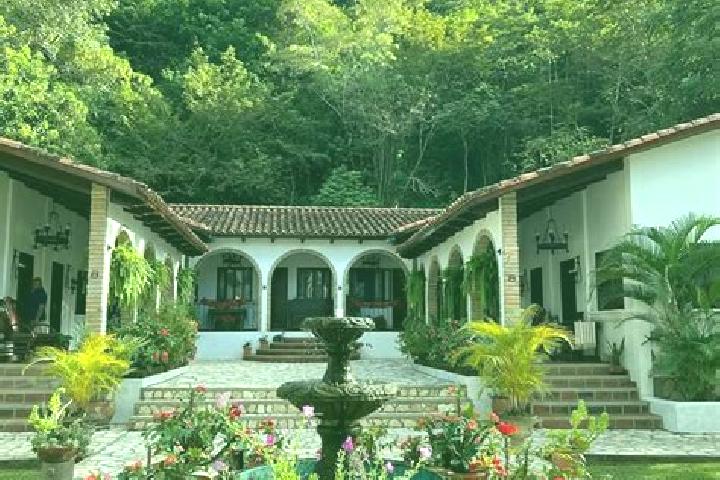 Ella, 25 — Escort in El Rancho, Honduras