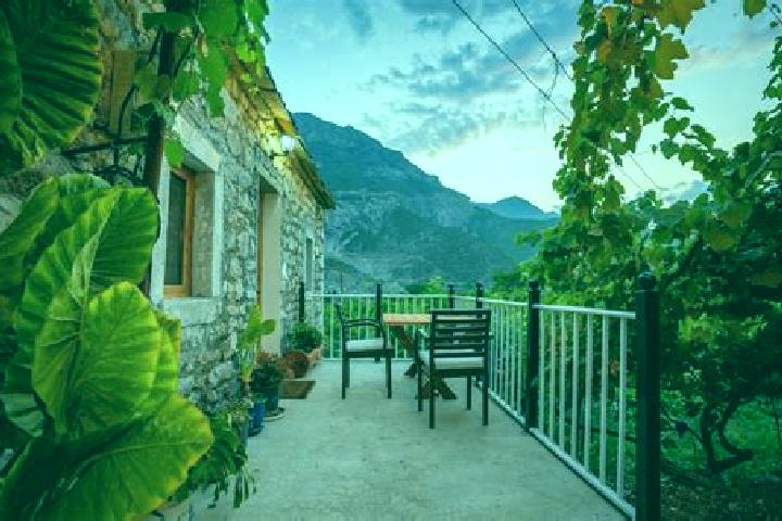 Ella, 25 — Escort in Lumas, Albania