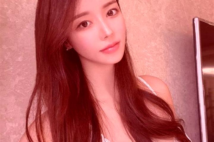 Ella, 25 — Escort in Simenqian, China