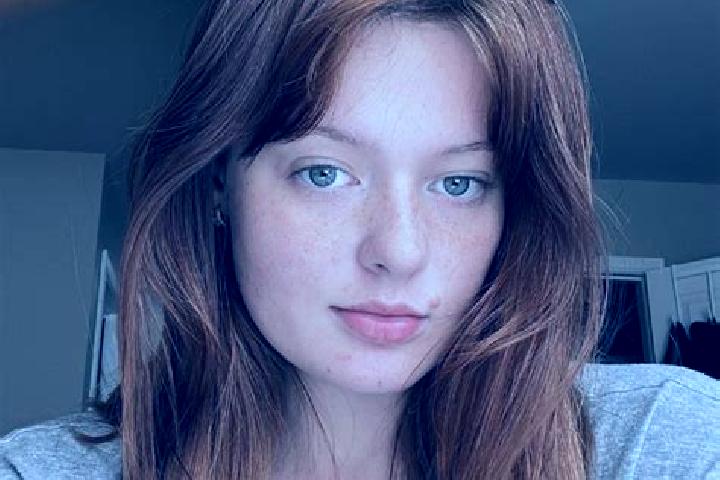 Ella, 26, a auburn grey-eyed mixed companion based in Santa Maria del Monte. Offering Deep French Kissing, Girlfriend Experience, Overnight. Available for in...