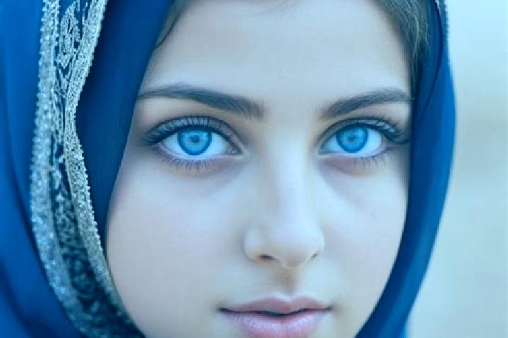Ella, 26, a blonde blue-eyed middle eastern companion based in Muctahuitz. Offering Roleplay, Erotic Massage, Prostate Massage, 69, Striptease. Available for...