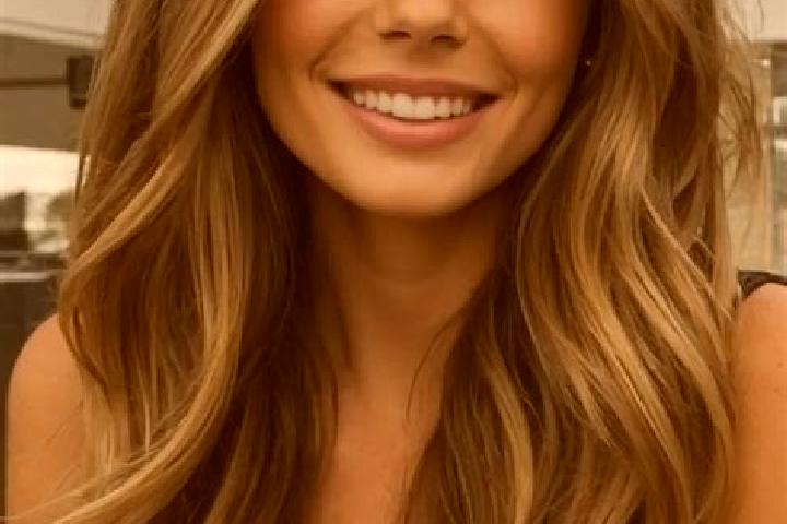 Ella, 26, a blonde brown-eyed mediterranean companion based in Mesolongi. Offering Dinner Date, A-Level, Girlfriend Experience. Available for incall and outc...