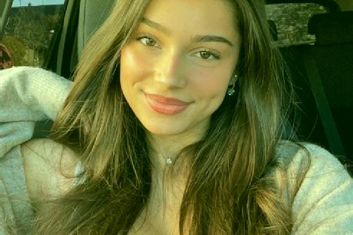 Ella, 26, a brunette blue-eyed indian companion based in Galkynys. Offering Fetish, Prostate Massage, BDSM. Available for incall and outcall, day and evening...