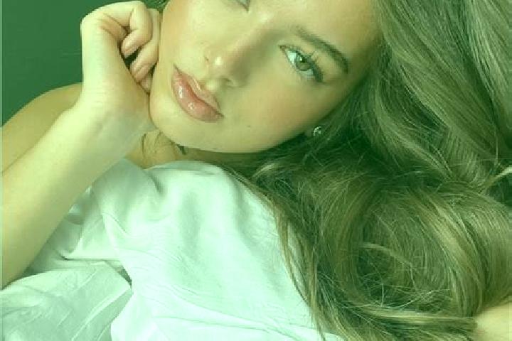 Ella, 26, a brunette hazel-eyed asian companion based in Kyaukse. Offering Travel Companion, OWO, Striptease, BDSM, Girlfriend Experience. Available for inca...