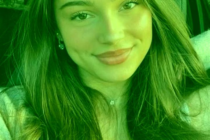 Ella, 26, a chestnut hazel-eyed slavic companion based in Pasireurih. Offering Massage, Duos, Travel Companion, Deep French Kissing, Girlfriend Experience. A...