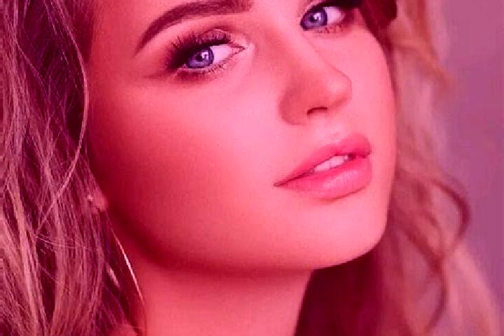 Ella, 26, a dark blonde blue-eyed slavic companion based in Assemini. Offering A-Level, Erotic Massage, CIM. Available for incall and outcall, day and evenin...