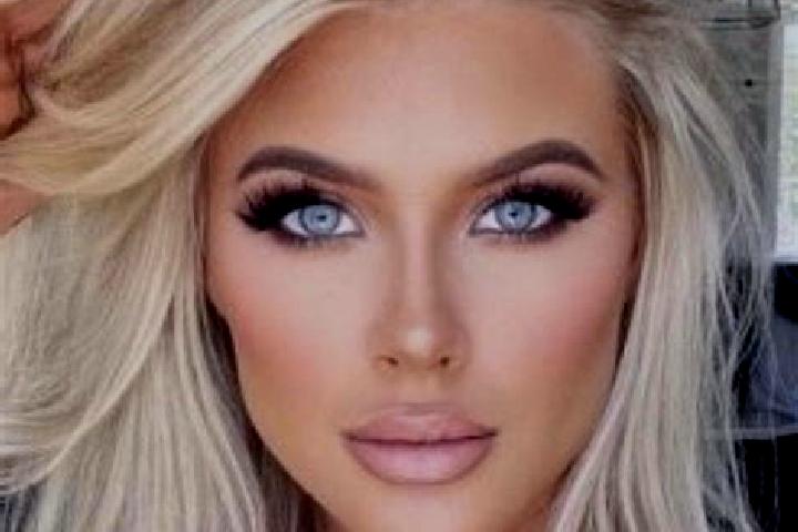 Ella, 26, a platinum blonde green-eyed european companion based in Manly. Offering A-Level, 69, Overnight. Available for incall and outcall, overnight bookin...