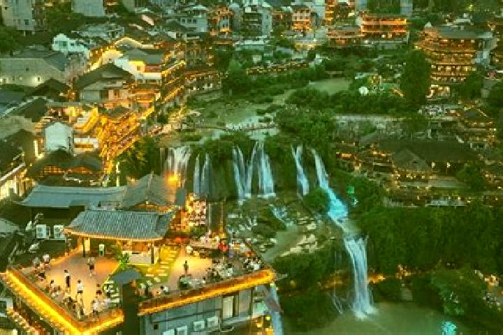 Ella, 26 — Escort in Fengsheng, China