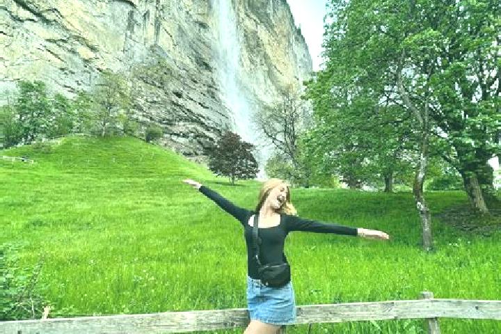Ella, 26 — Escort in Lauterbrunnen, Switzerland