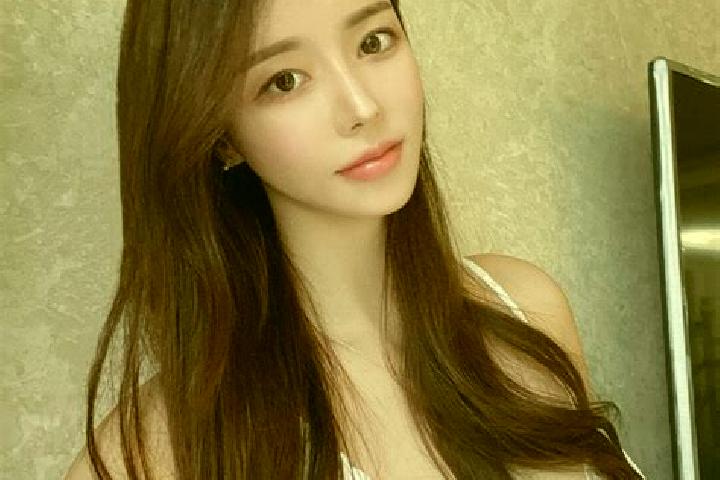 Ella, 26 — Escort in Sanchahe, China