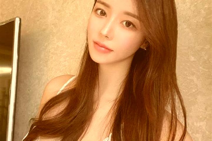 Ella, 26 — Escort in Wanjiangqu, China