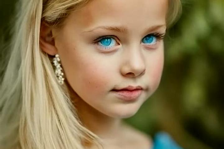 Ella, 27, a blonde blue-eyed ebony companion based in Hottenbach. Offering Party Girl, GFE, Girlfriend Experience, Deep French Kissing, CIM. Available for in...