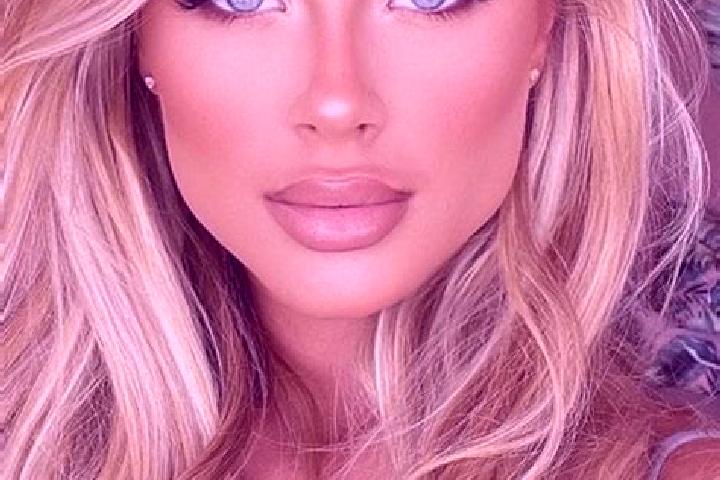 Ella, 27, a blonde blue-eyed latina companion based in Penanjong. Offering BDSM, OWO, Domination, Tantra. Available for incall and outcall, day and evening d...