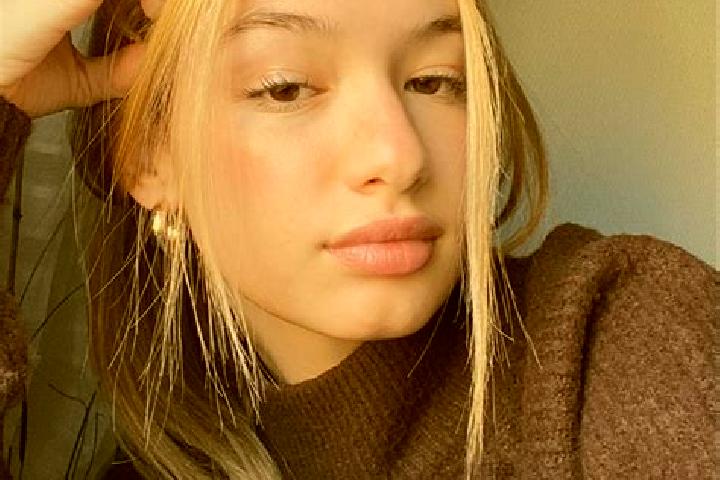 Ella, 27, a blonde brown-eyed asian companion based in Cipondok. Offering Fetish, BDSM, Erotic Massage, OWO. Available for incall and outcall, overnight book...