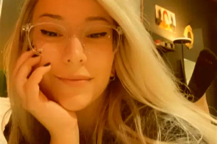 Ella, 27, a blonde dark-eyed mediterranean companion based in Quesnoy-sur-Deule. Offering Fetish, GFE, Dinner Date, OWO. Available for incall and outcall, da...