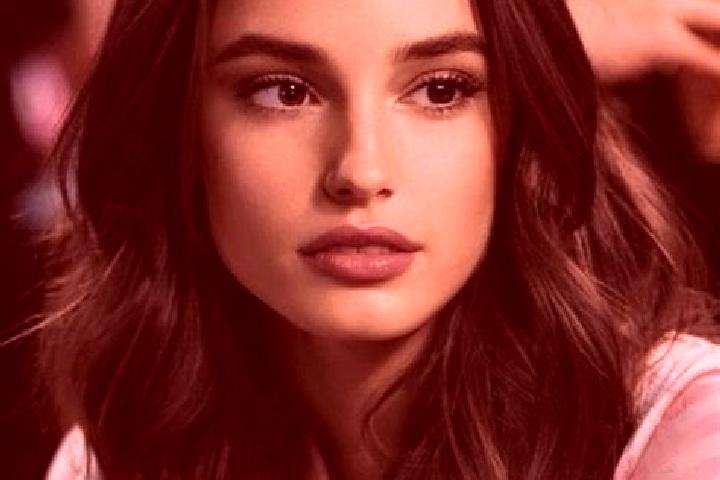 Ella, 27, a brunette brown-eyed indian companion based in Nemcinany. Offering Domination, Party Girl, OWO, Duos. Available for incall and outcall, overnight ...