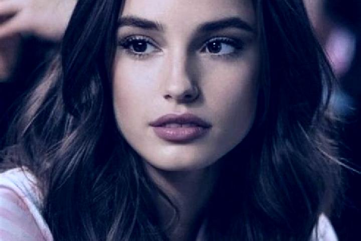 Ella, 27, a brunette brown-eyed indian companion based in Xaxajatic. Offering Girlfriend Experience, Domination, Striptease, Overnight. Available for incall ...