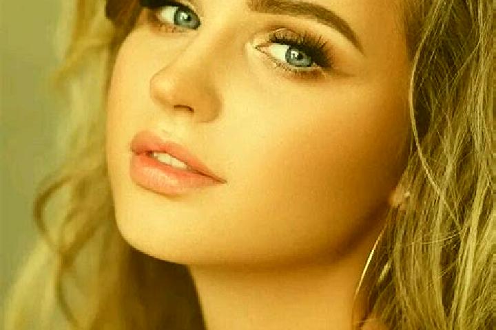Ella, 27, a dark blonde blue-eyed caribbean companion based in Chikhla. Offering Travel Companion, Overnight, A-Level, Striptease. Available for incall and o...