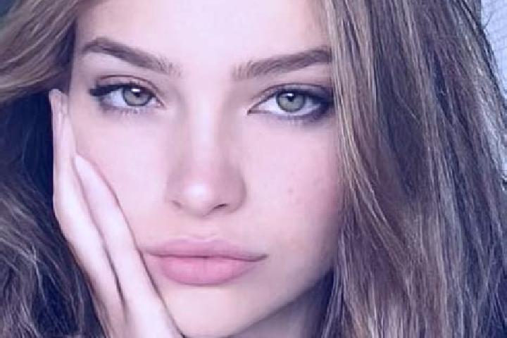 Ella, 27, a dark blonde hazel-eyed mediterranean companion based in Guadalajara. Offering Travel Companion, Erotic Massage, Overnight, Massage, Deep French K...